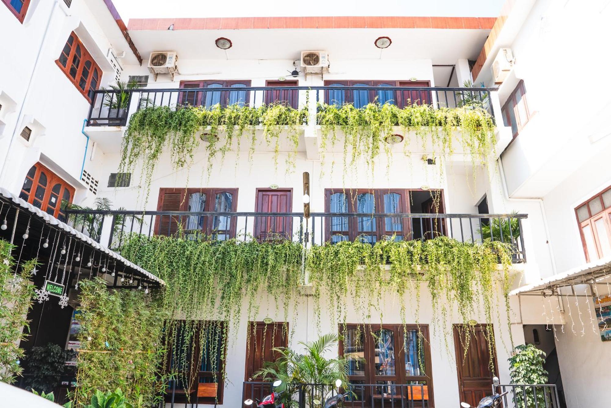 Vang Vieng Green Hotel Exterior photo